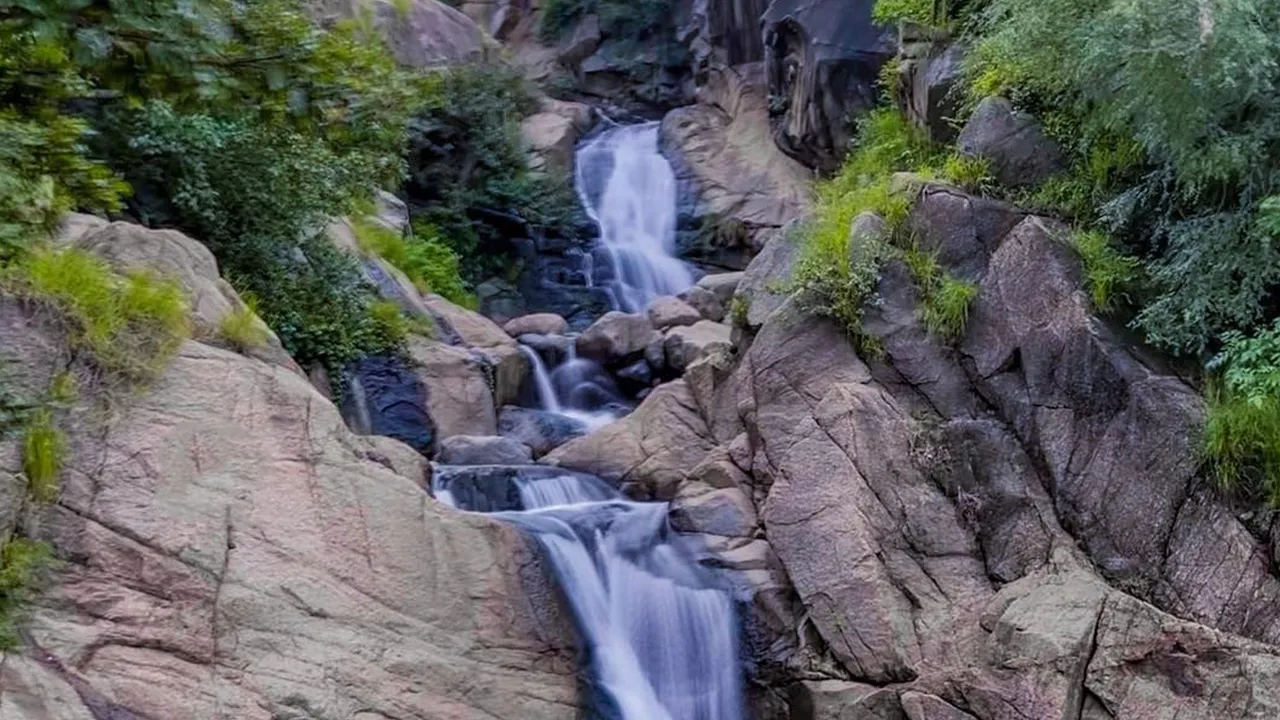 Kundeshwar is place of waterfalls.